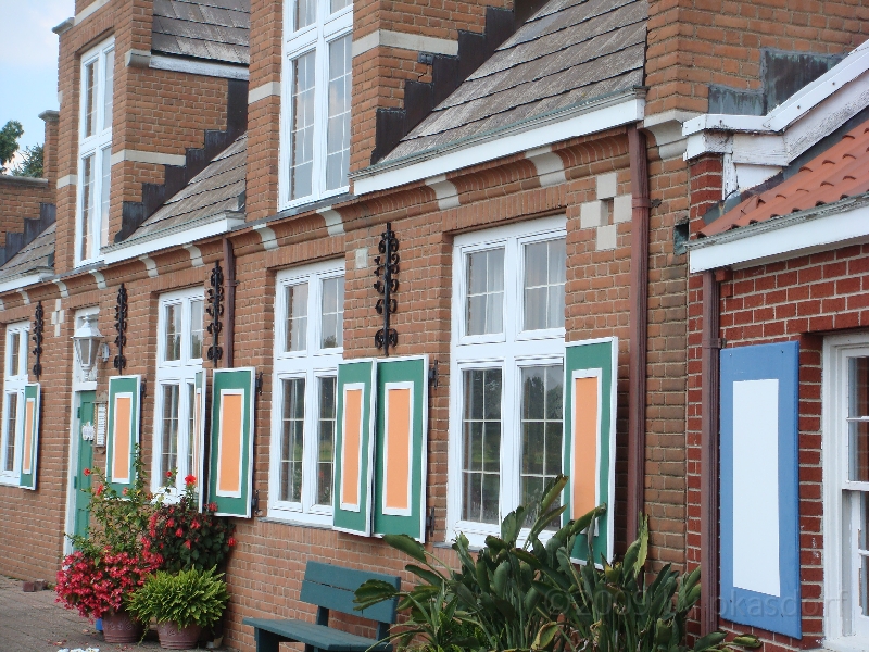 Western Michigan [2009] 504.JPG - Scenes from Windmill Island in Holland, Michigan.